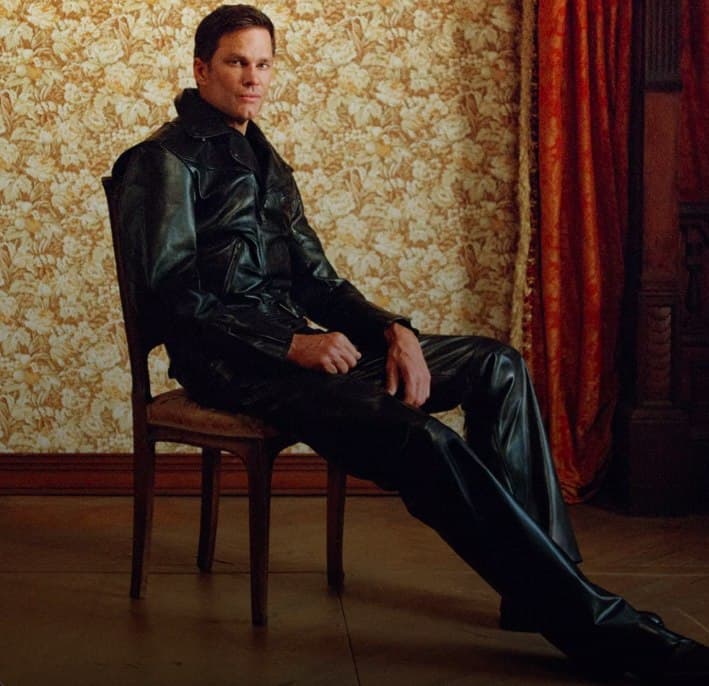 Seated portrait from Gucci’s Primavera 2026 campaign
